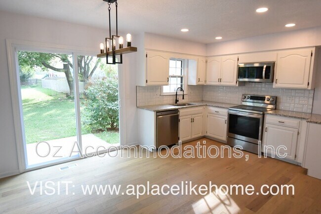 Building Photo - 14121 S Cottonwood Dr