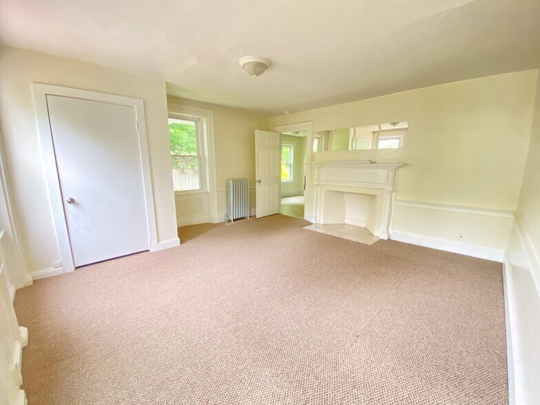 Building Photo - 147 Union St