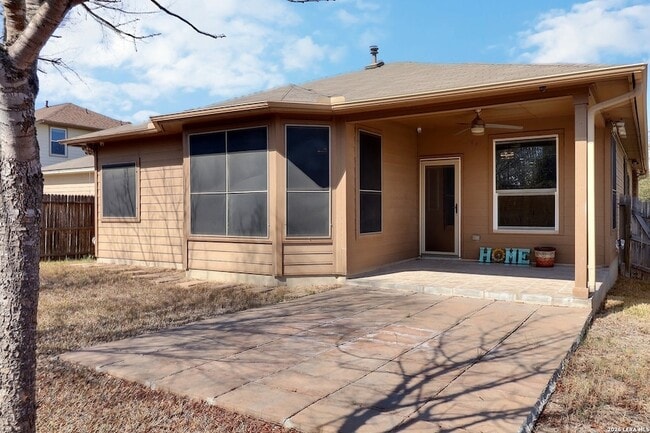 Building Photo - 211 Finch Knoll