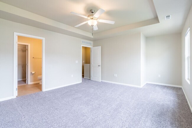 Building Photo - Fantastic Johnston Townhome Rental!