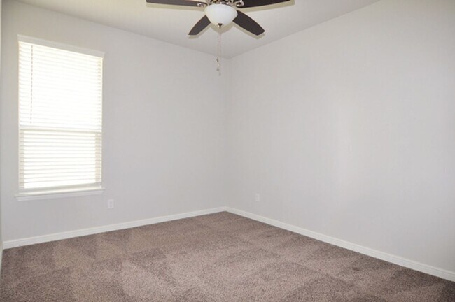 Building Photo - 548 Dunster Ln
