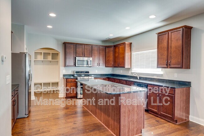 Building Photo - 2605 Paddock Park Dr