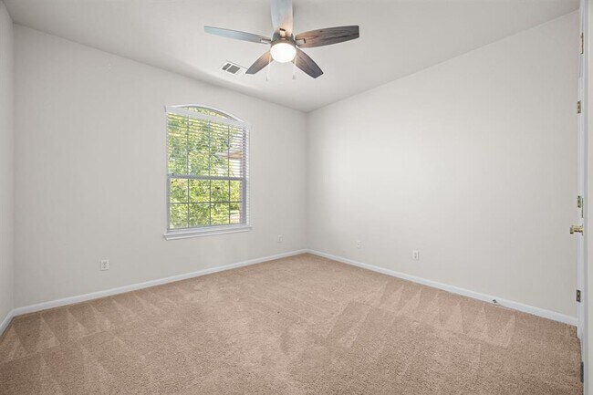 Building Photo - 6819 Chalk Hill Dr