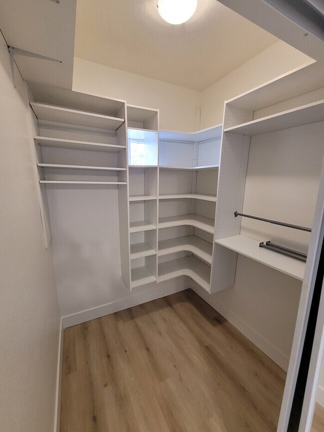 Building Photo - Remodeled 1/1 for rent near Camelback & 36th St.