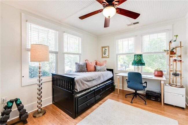 Building Photo - 45 Mortimer St SE