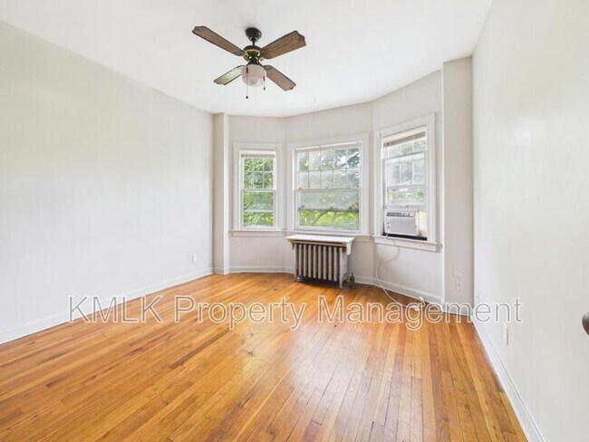 Building Photo - 1346 Kenilworth Ave