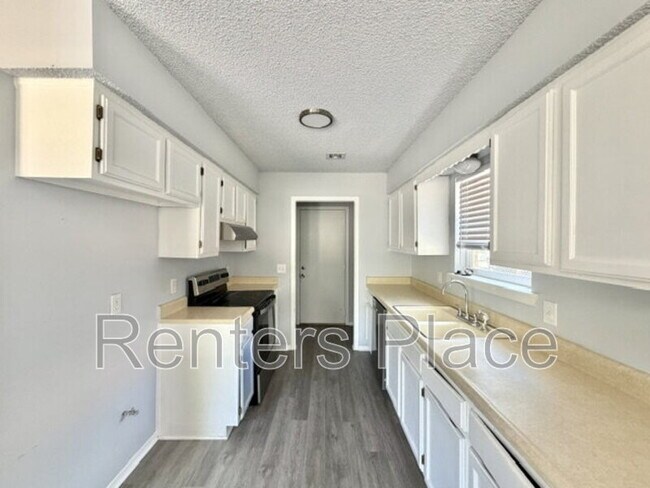 Building Photo - 1505 N Poplar Ave