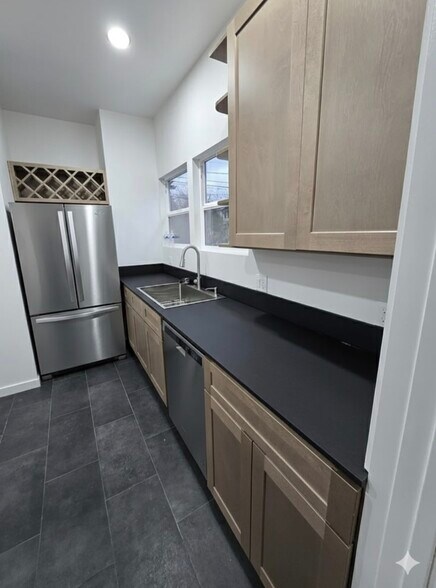 Building Photo - 515 Irving St