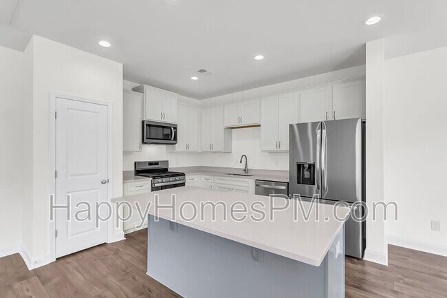 Building Photo - 335 Chapman Cir