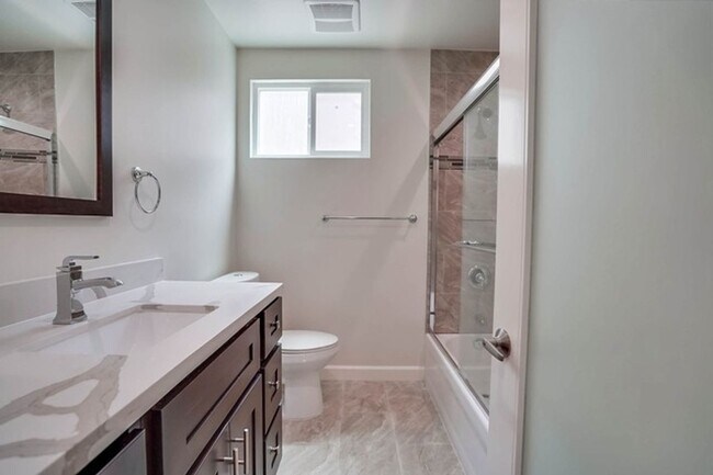 Building Photo - 920 Enterprise Ave