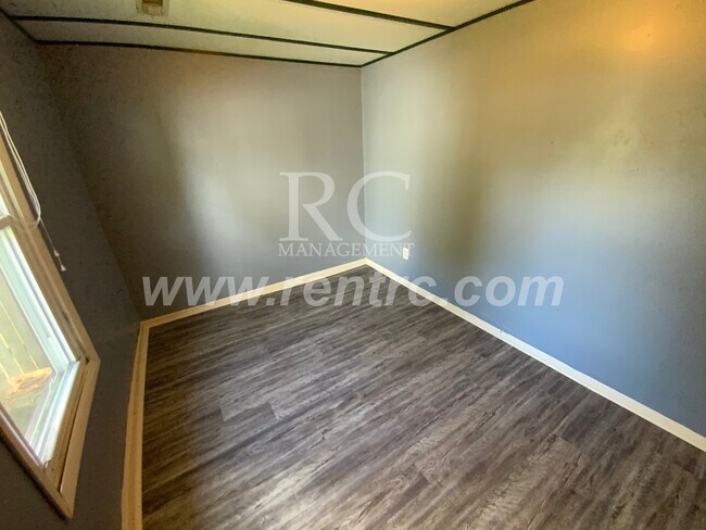 Building Photo - 117 Vance-