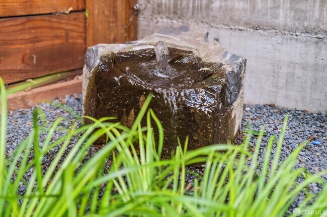 Building Photo - 7 Seymour St