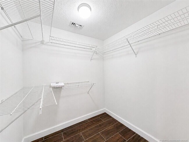 Building Photo - 5051 N Hwy A1A
