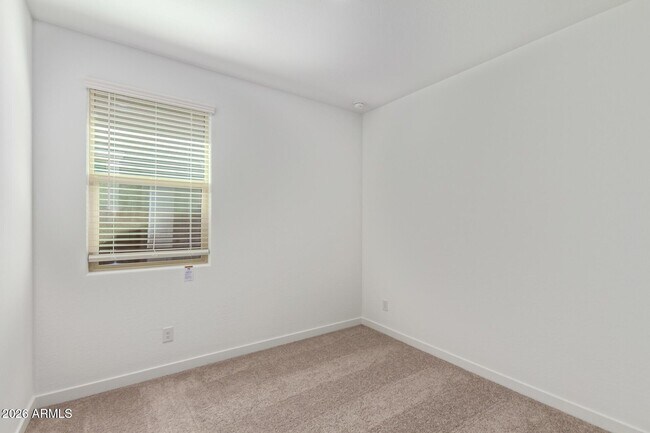 Building Photo - 8910 W Palo Verde Dr