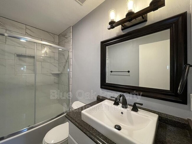 Building Photo - 1 Carson St