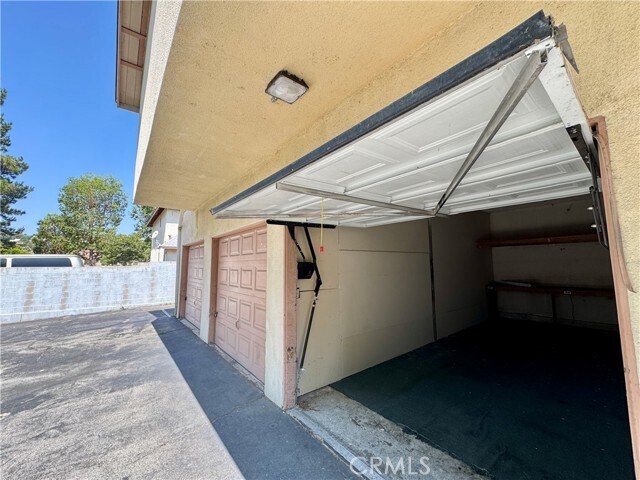 Building Photo - 8863 San Bernardino Rd