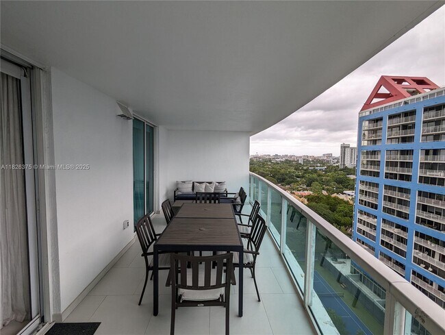 Building Photo - 2101 Brickell Ave