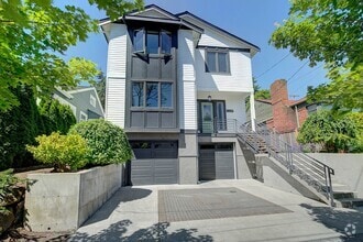 Building Photo - 5bd/3.5ba Seattle Home