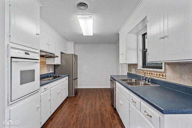 Building Photo - Cute 3 bedroom in South Bossier!