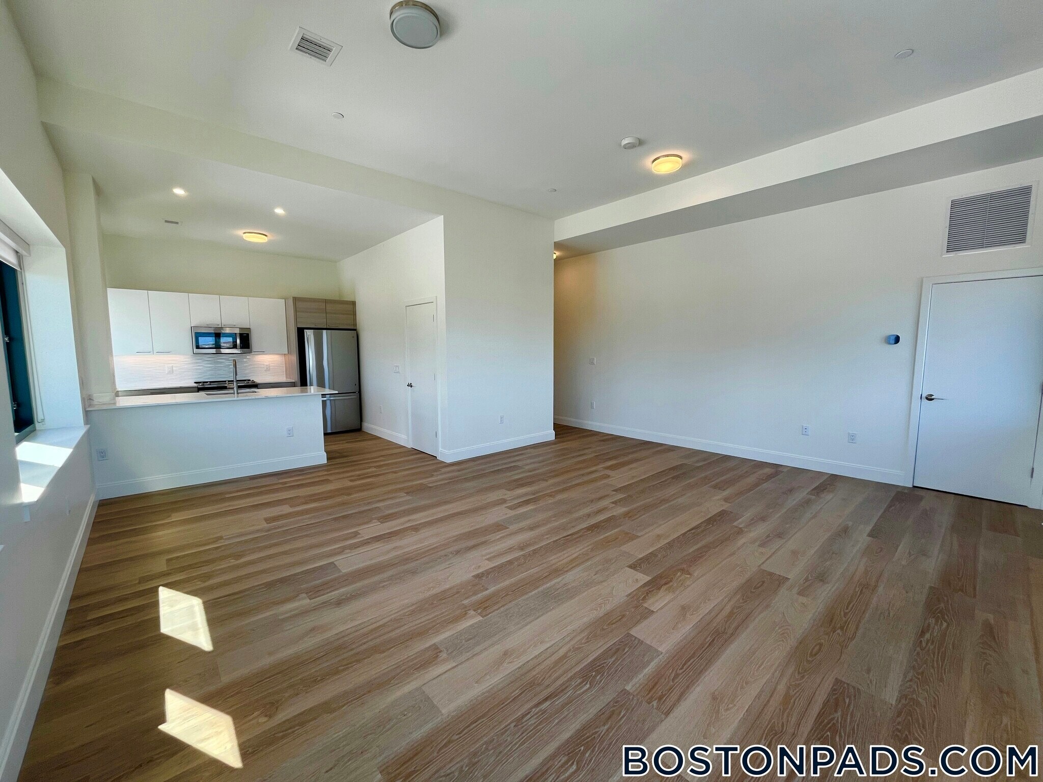 Building Photo - 1079 Commonwealth Ave