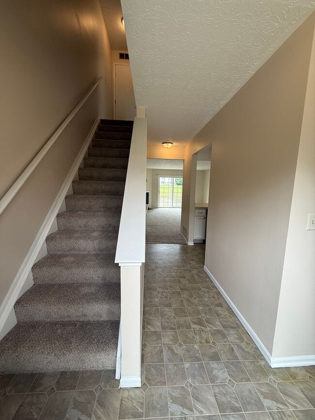 Building Photo - 5931 Shadow Lake Cir