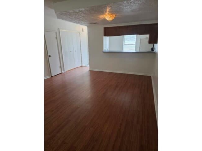 Building Photo - Townhome on Southside