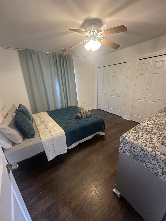 Building Photo - 381 S Cobble Ct