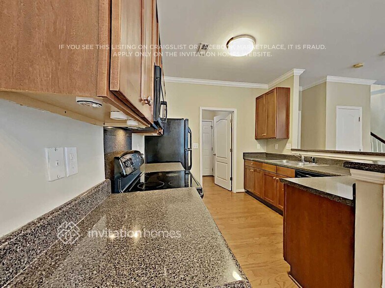 Building Photo - 3109 Maywood Dr