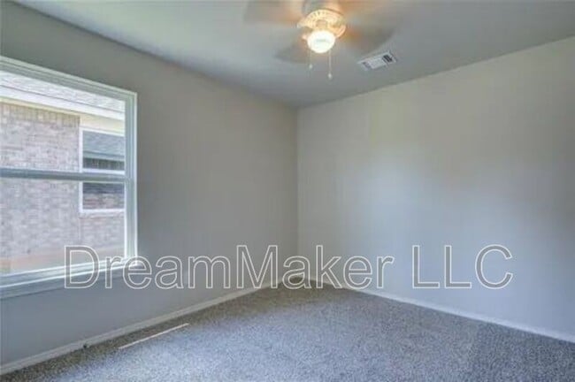 Building Photo - 2401 28th Ter