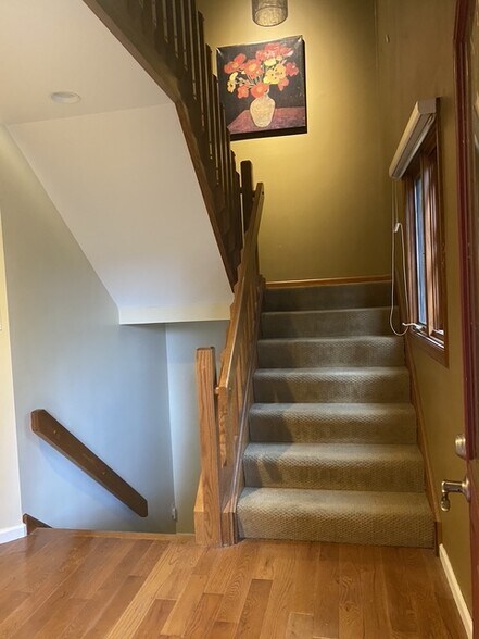 Building Photo - 1585 Stone Mansion Dr