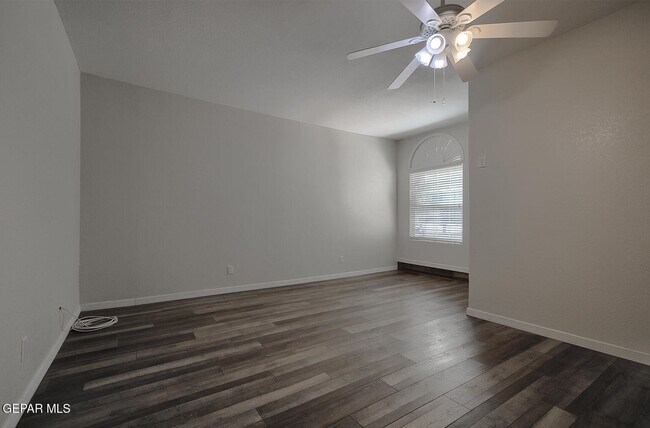 Building Photo - 6030 Laguna Vista Dr