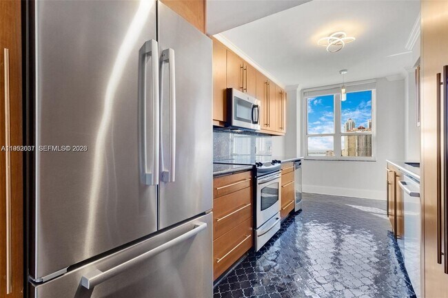 Building Photo - 701 Brickell Key Blvd