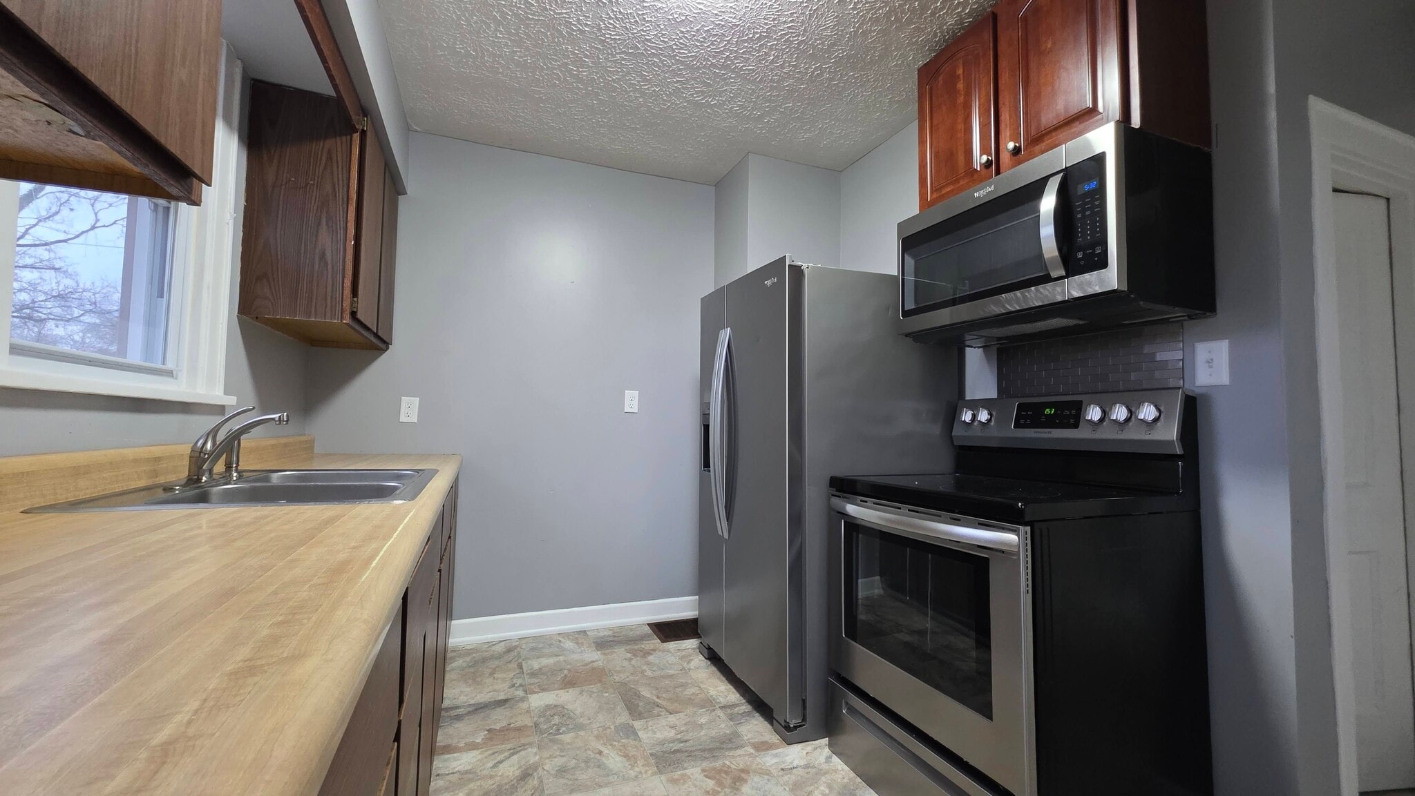 Building Photo - 530 Fleming Rd