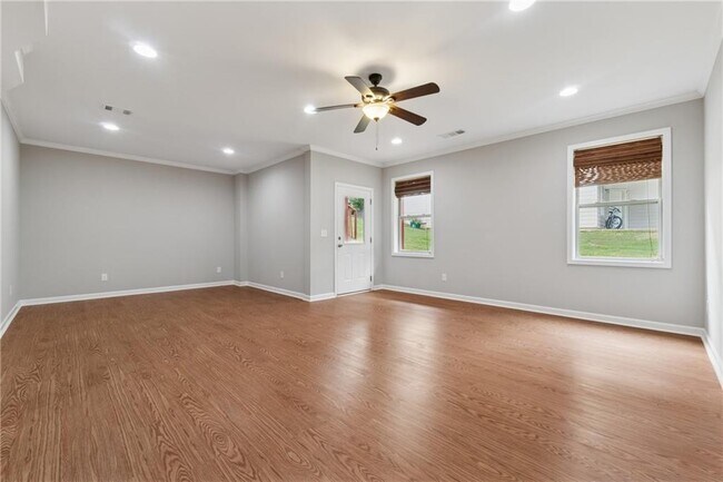 Building Photo - 3080 Whitfield Ave