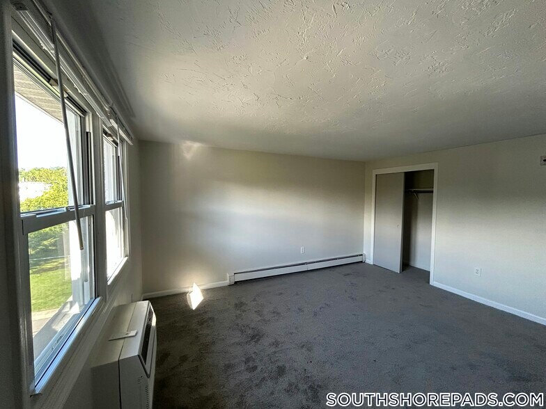 Building Photo - 38 Dean St.