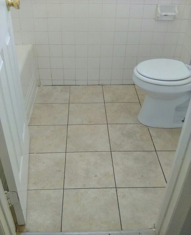 Building Photo - 594 Roosevelt Ave