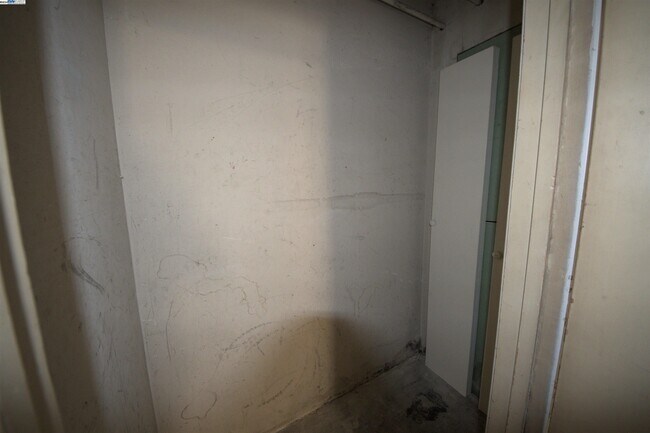 Building Photo - 1214 Sycamore Dr