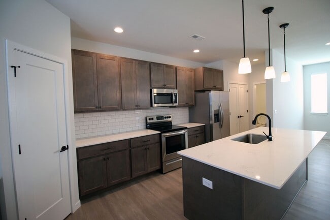 Building Photo - 2324 Lovie Ln