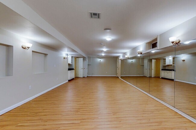 Building Photo - 455 Waban Ave