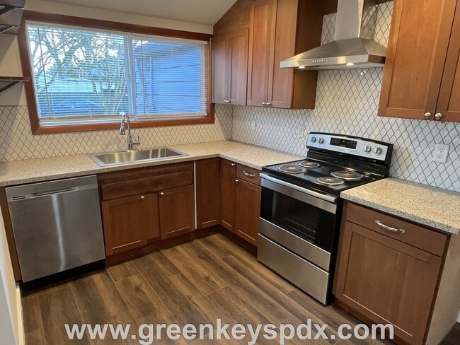 Building Photo - Wow! What a beautiful home! 3 bedrooms, 2 ...