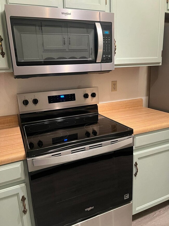 Building Photo - Calle Norlo