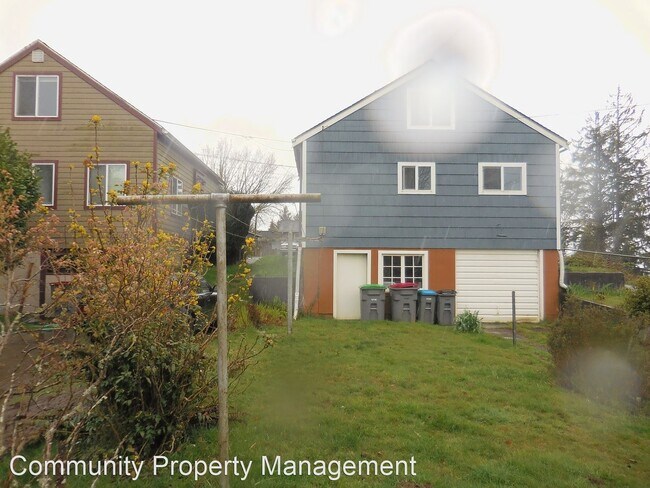 Building Photo - 3 br, 1 bath House - 914  Clatsop Ave
