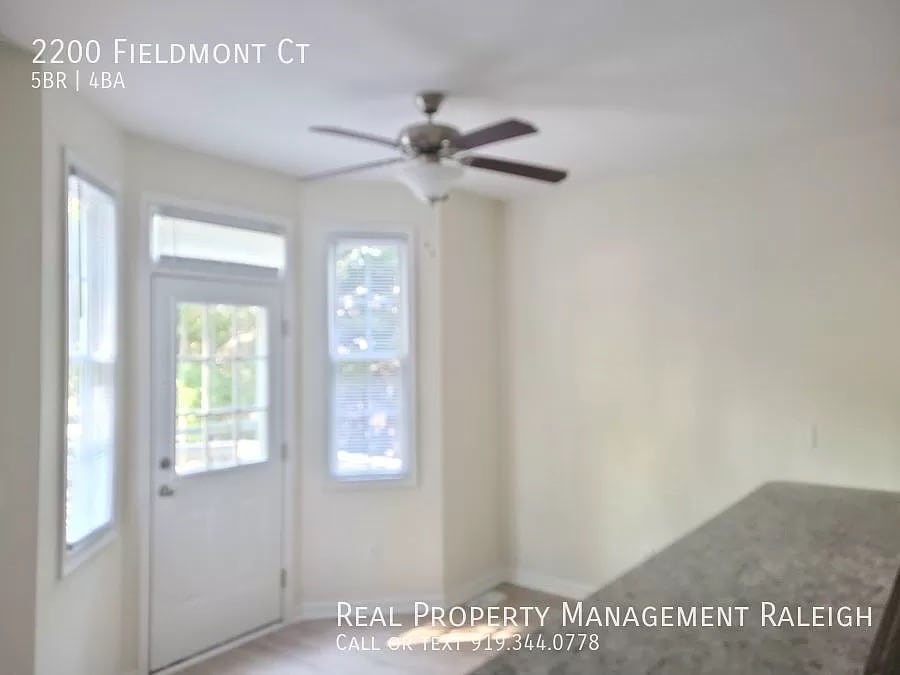 Building Photo - Room in House on Fieldmont Ct