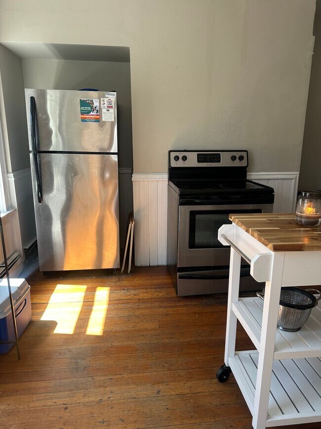 Building Photo - 37-39 Pembroke Ave  - Unit #3