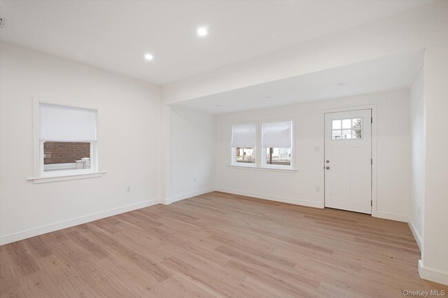 Building Photo - 38 S Front St