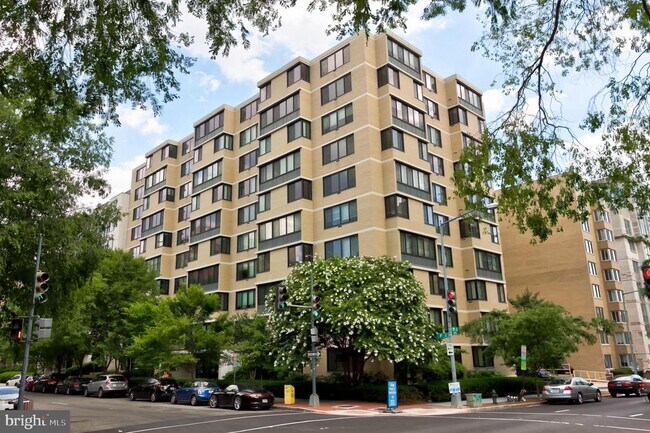 Primary Photo - 2030 F St NW