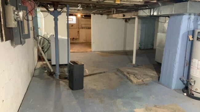 Building Photo - 908 Watervliet Ave