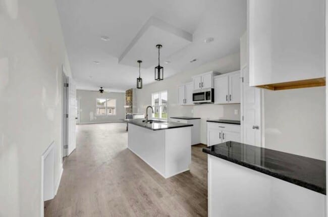 Building Photo - Brand New Three Bedroom