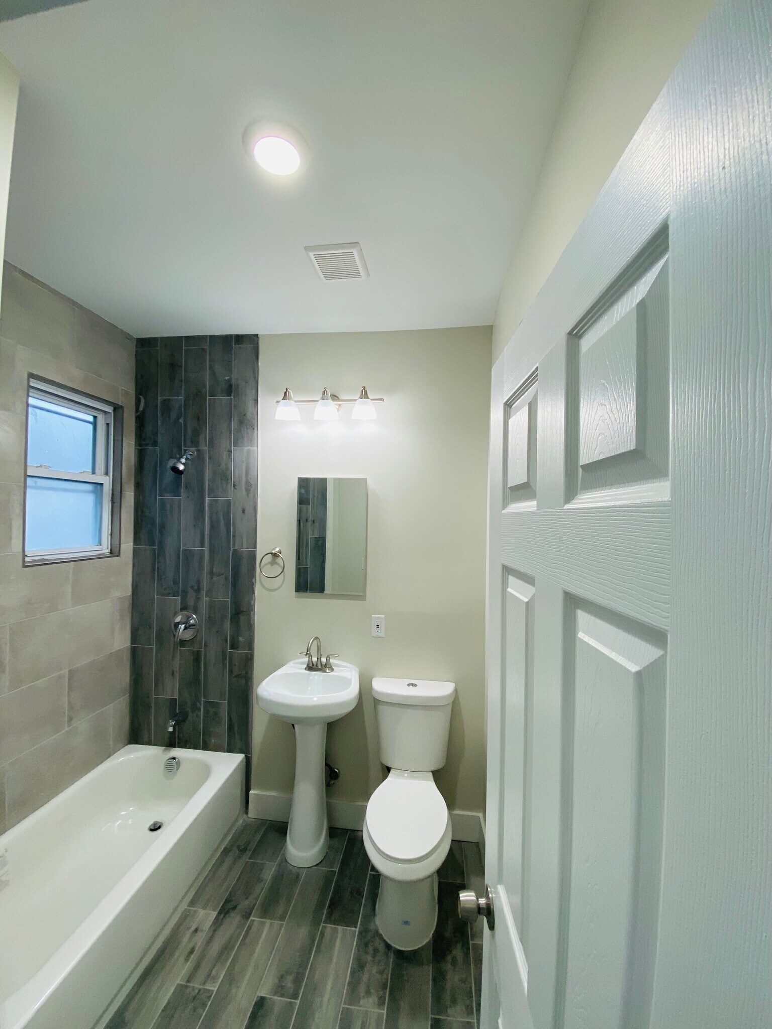 Building Photo - 534 S 20th St