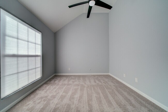 Building Photo - 3525 Rebecca Ln